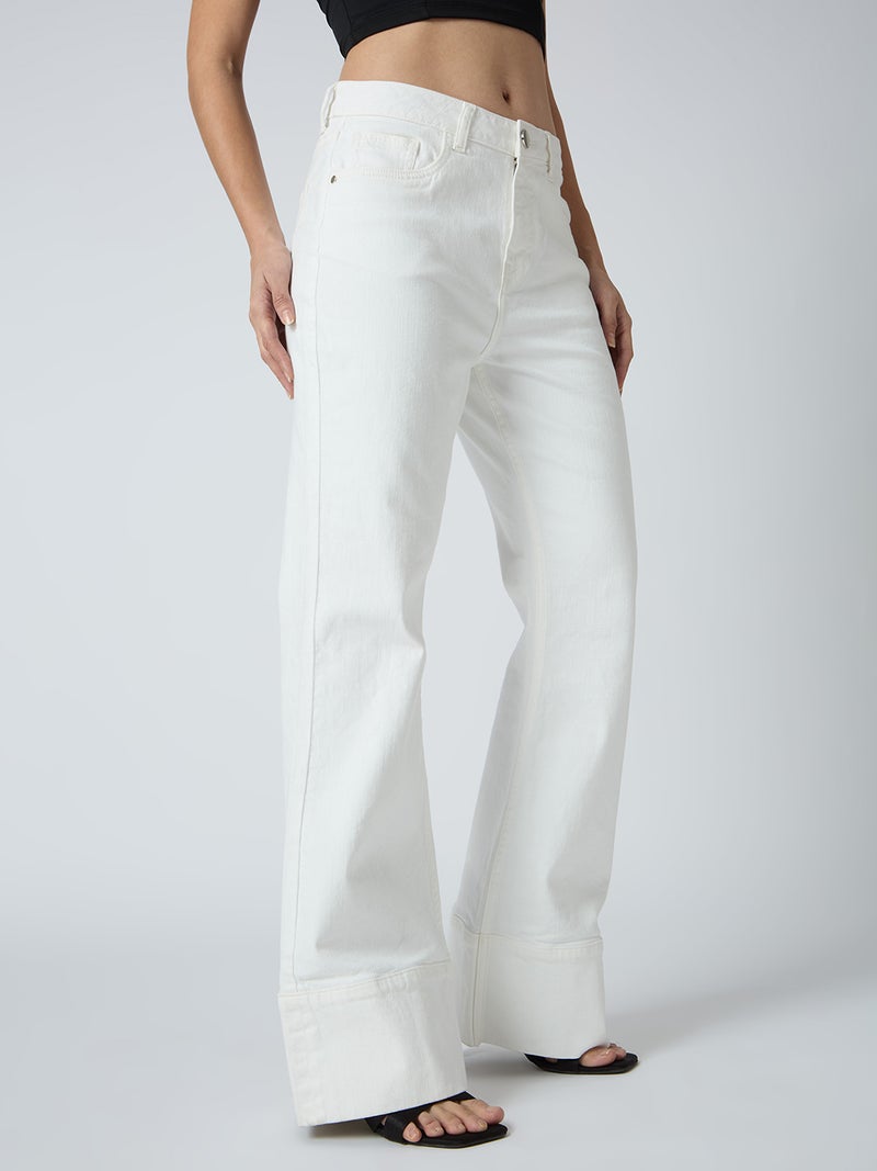 globus Globus Women Cotton Stretch Solid Mid-Rise Wide Bottom Hem Bootcut Jeans  - Image 3