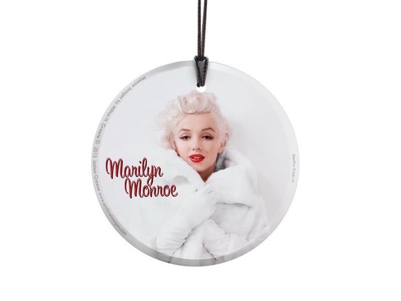 تريند سيترز Marilyn Monroe - White Fur - 3.5 Starfire Prints Hanging Glass Print Accessory - ملحق معلق للضوء - مثالي للهدايا والتجميع - Image 1