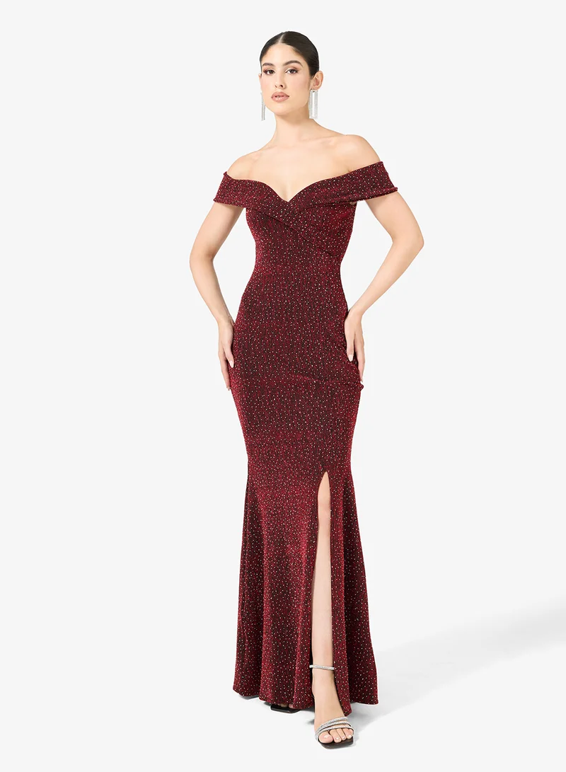 ايلا ليمتد اديشن فستان لامع بكتف مكشوف