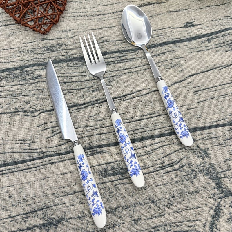 25 Pieces Blue and White Porcelain Cutlery Set with Dinner Fork Dinner Spoon Small Fork Small Spoon for Home Kitchen and Restaurant Use - Image 5
