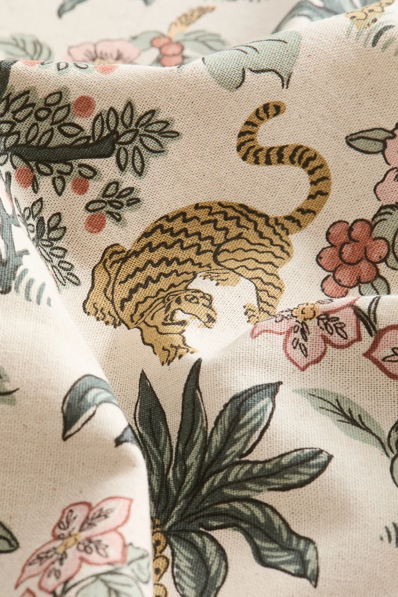 اتش اند ام غطاء وسادة منقوش من القطن