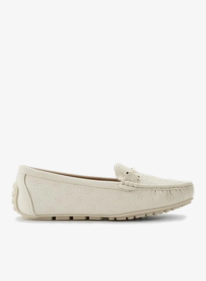 لو كونفورت Women Monogram Embossed Loafers