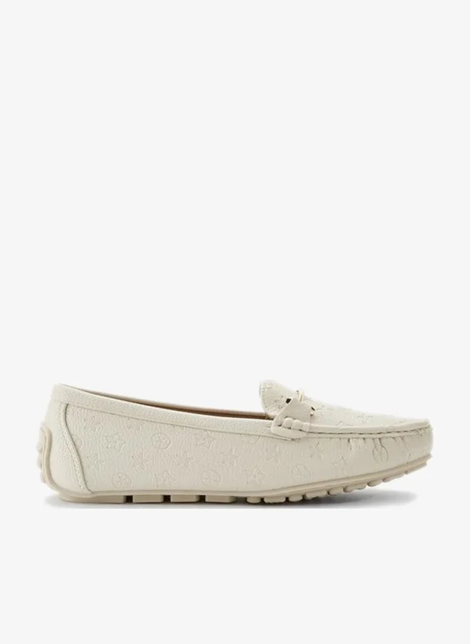 لو كونفورت Women Monogram Embossed Loafers