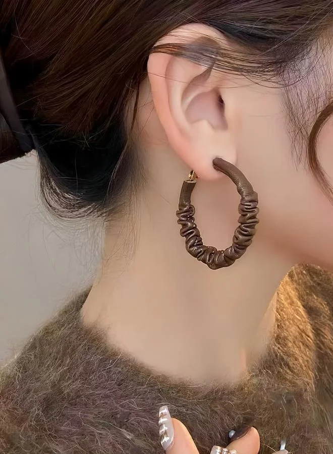 تايك تو أقراط حلقيةة