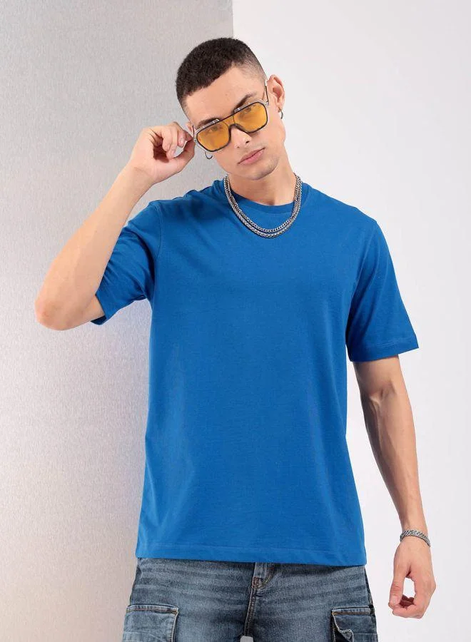 Men Slim Fit Solid Round Neck Tshirt