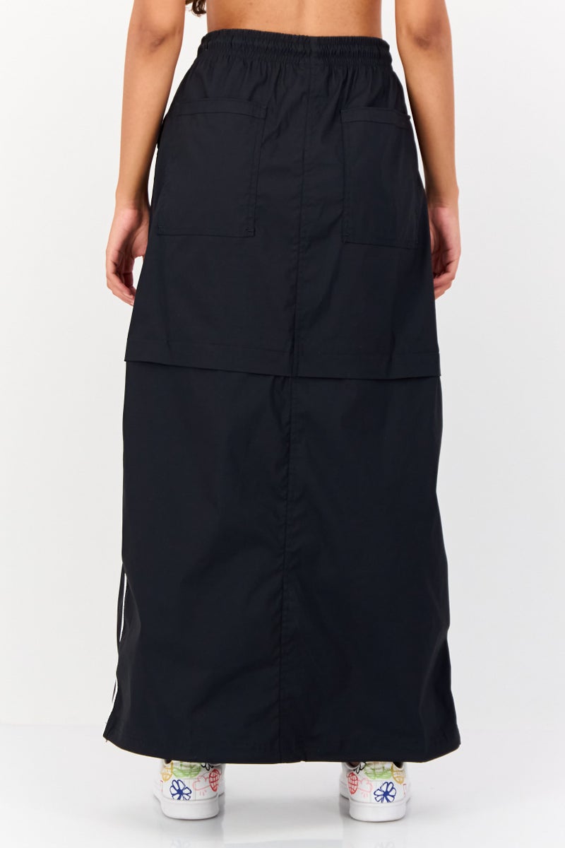 Nike Women Loose Fit Outdoor Skirt, Black - Image 2