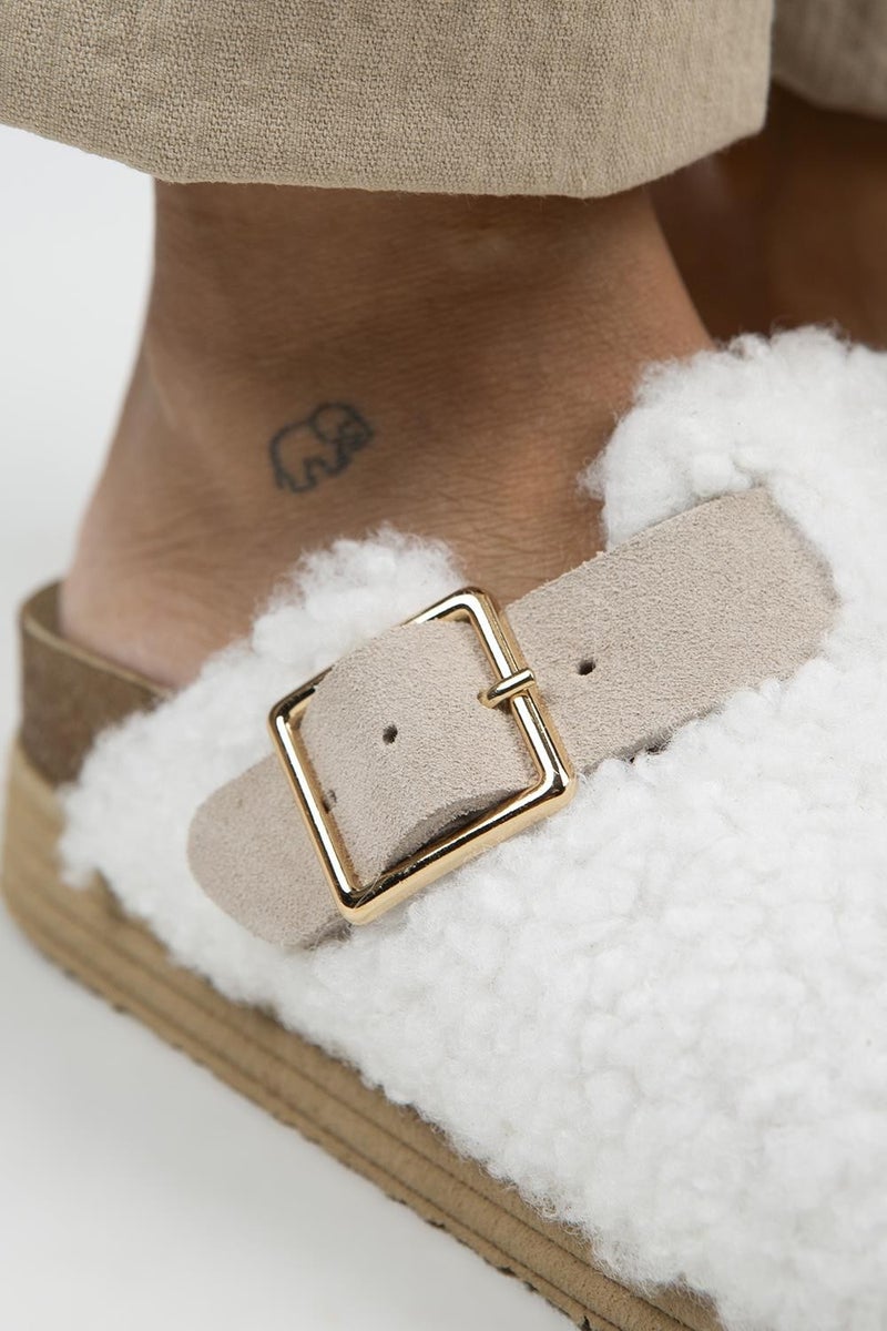 Manijero Juno Women's Textile Fur Leather Belted Buckle White-Sand Slippers  - Image 3
