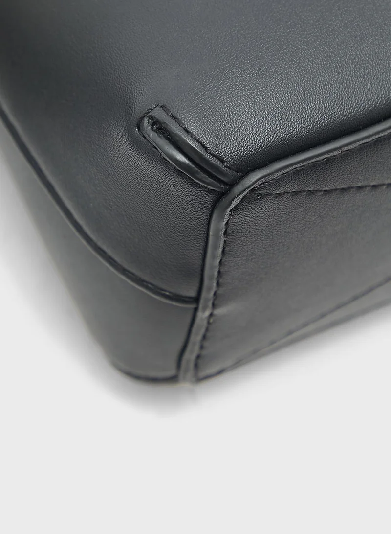 Calvin Klein Jeans Sculpted Zip Around Crossbody