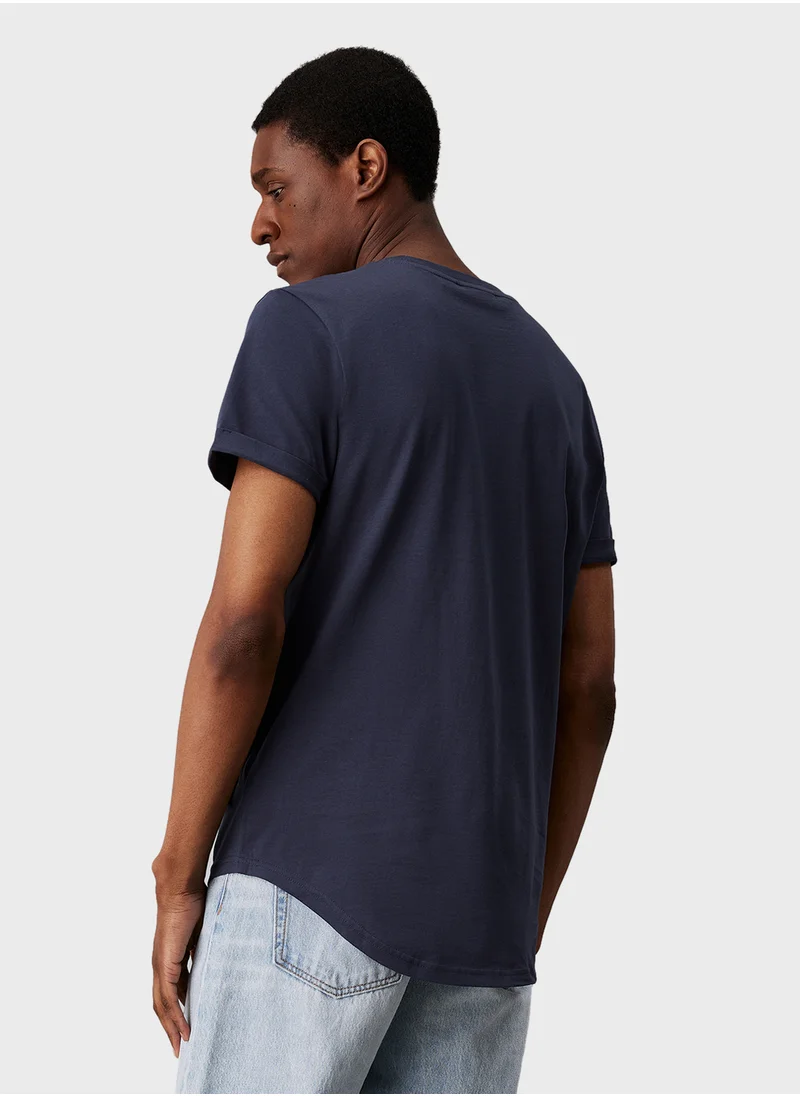 كالفن كلاين جينز Logo Print Crew Neck T-Shirt