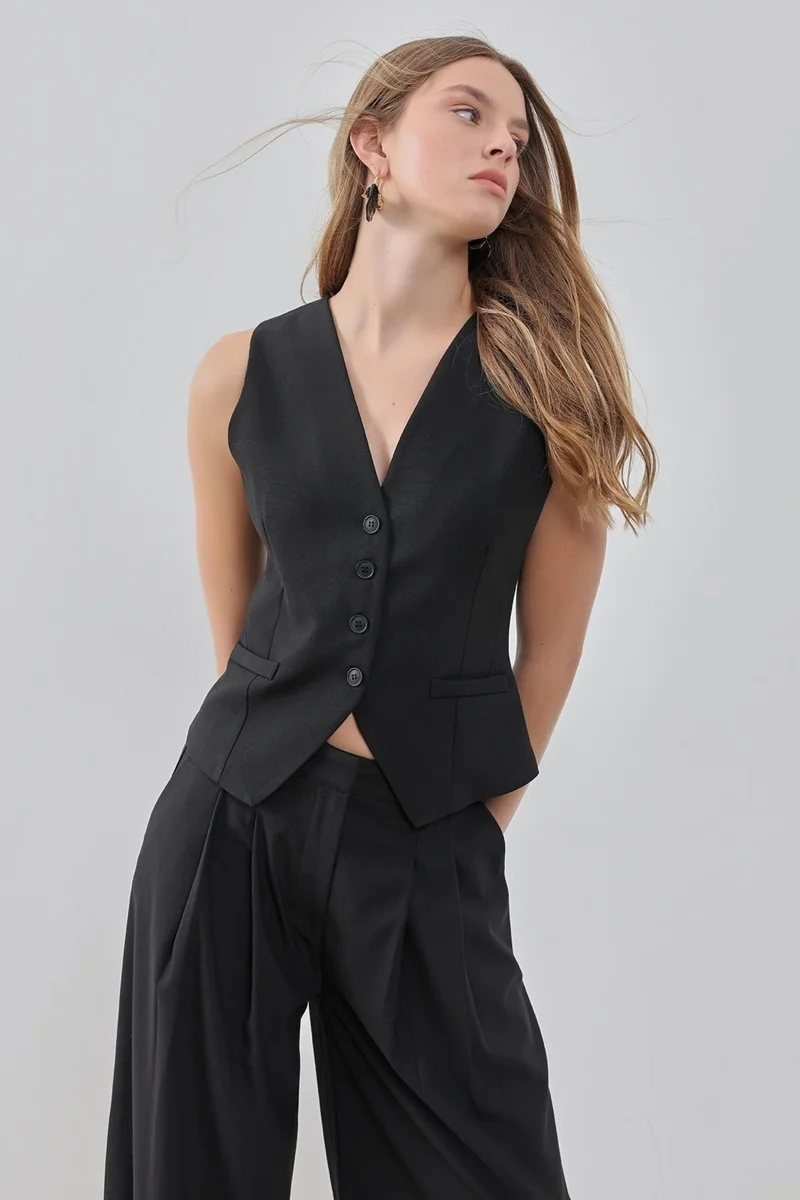 بيسز اوف ميلون Black V-Neck Dart Detailed Lined Vest