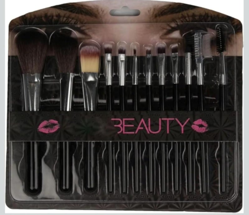 مجموعة فرش مكياج احترافية مكونة من 12 قطعة، تشمل فرش ظلال العيون، وكريم الأساس، والكونسيلر، وفرش الوجه، باللون الأسود