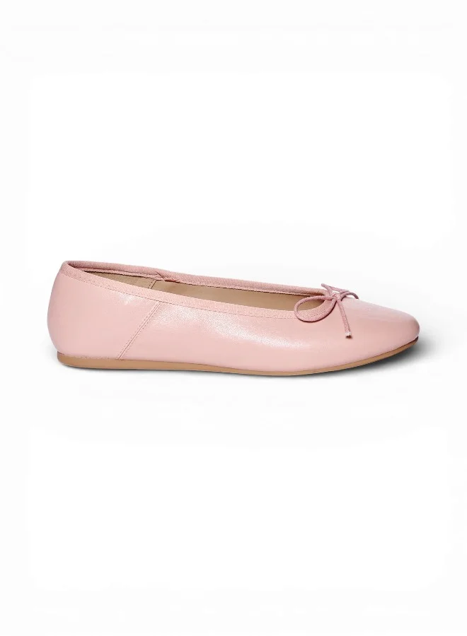 باتا حذاء فلات بتصميم باليه