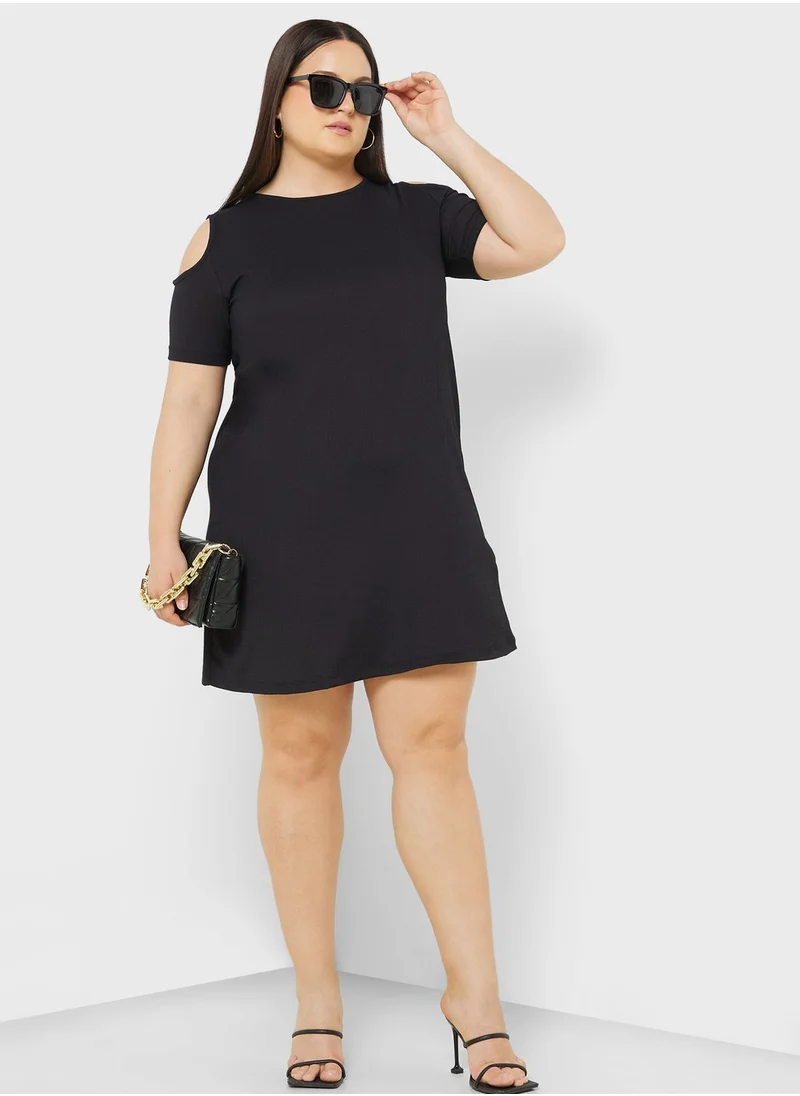 Trendyol Curve Crew Neck Cold Shoulder Dress