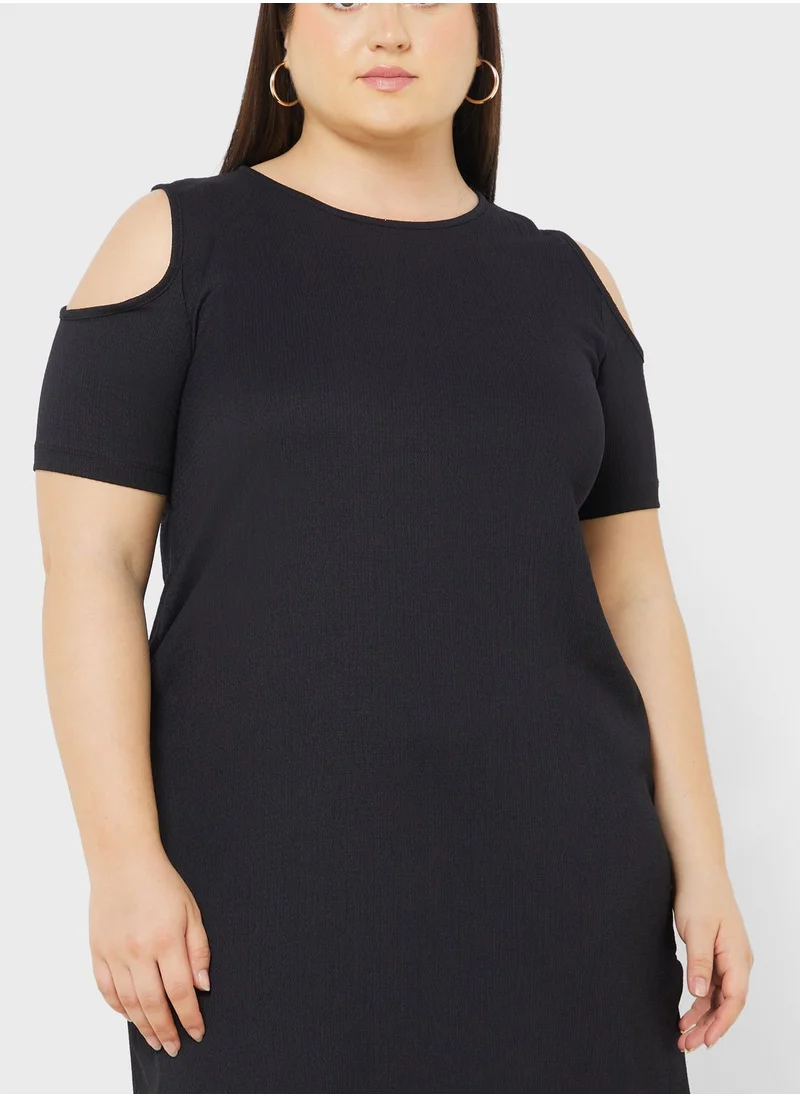 Trendyol Curve Crew Neck Cold Shoulder Dress