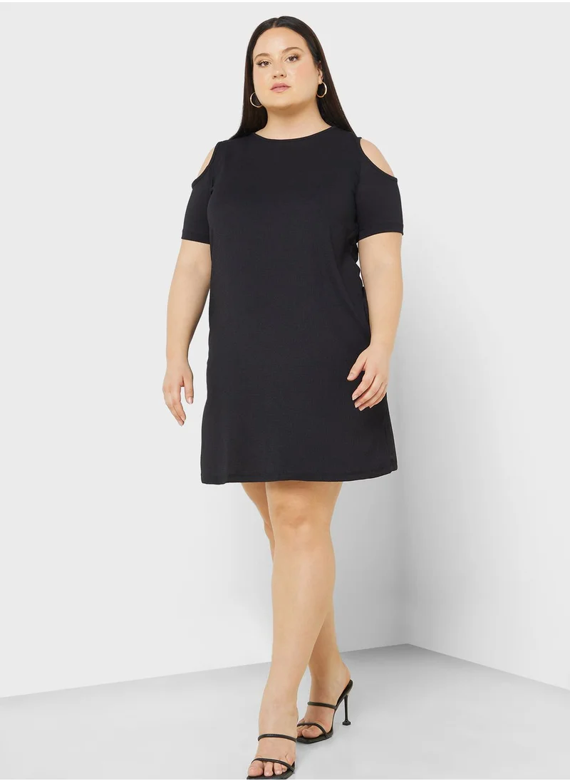 Trendyol Curve Crew Neck Cold Shoulder Dress