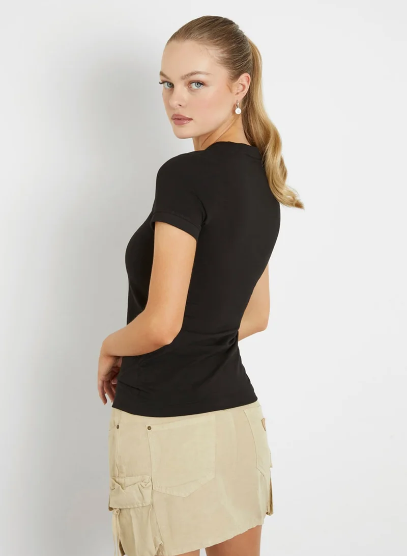 جس Basic T-shirt