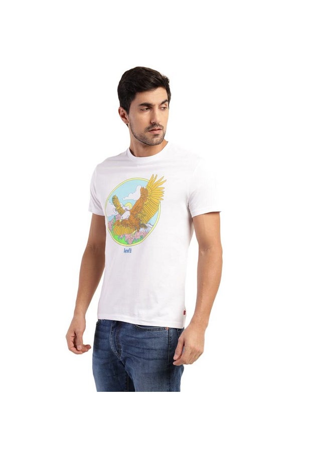 ليفايز - تي شيرت Levi's رجالي بقصّة عادية ورسومات جرافيكية (16960-0933_أبيض لامع L) - Image 1