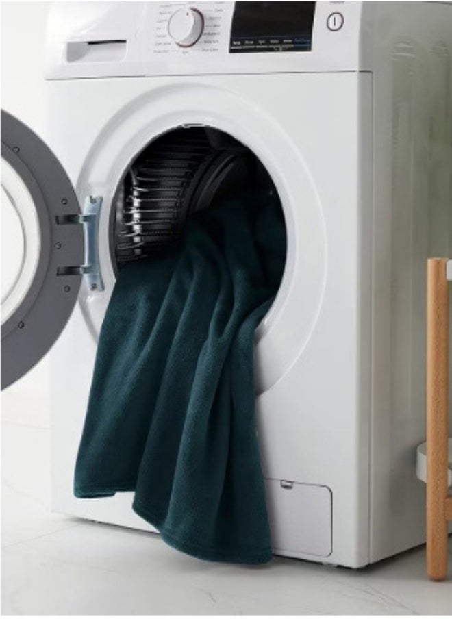 SMART HOME Light, soft and warm winter blanket with a comfortable silky feel, double bed blanket measuring 220X240 cm and weighing 2 kg, super soft double layer blanket made of high quality materials  - Image 3