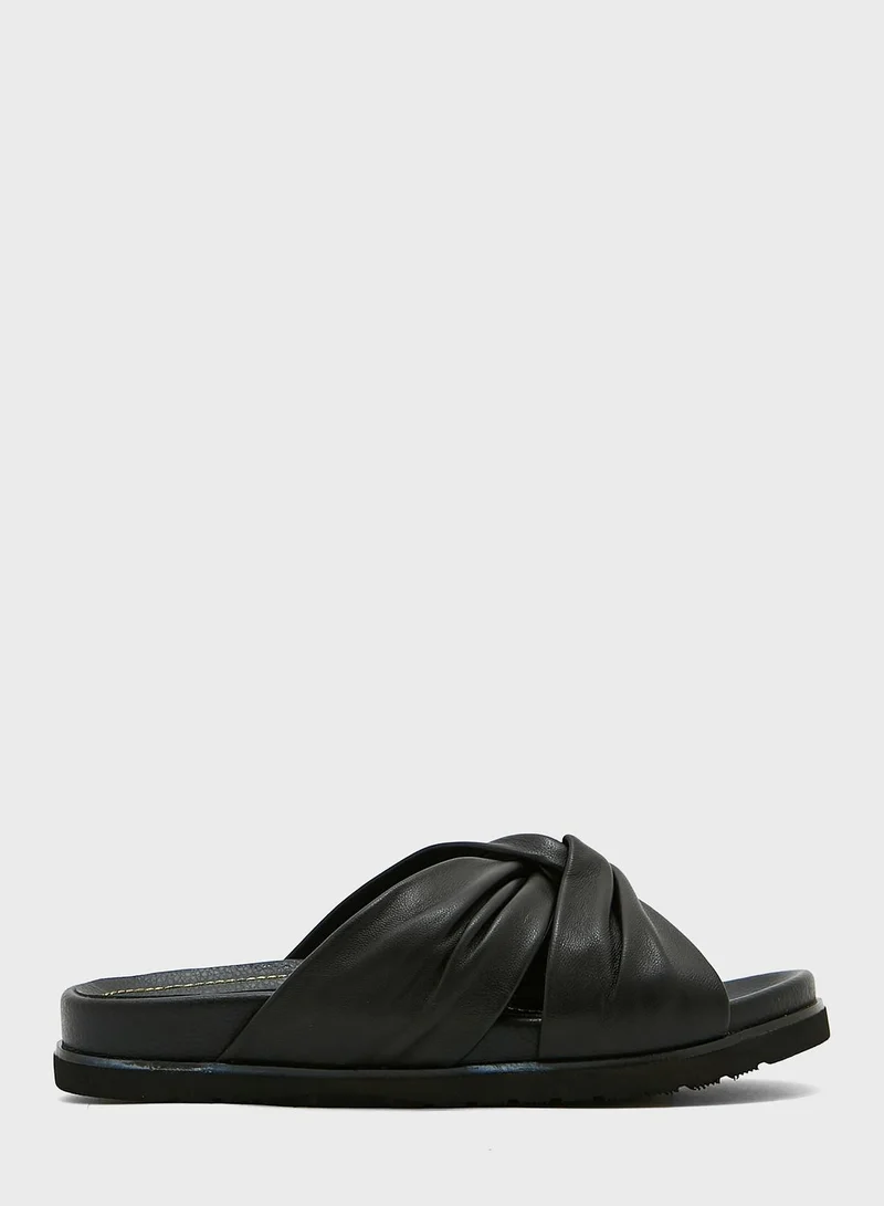 Florsheim Adelola Flat Sandals