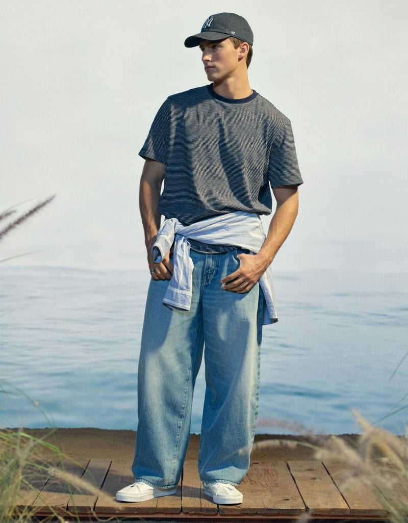 American Eagle AE Cropped Baggy Barrel Jean - Image 1