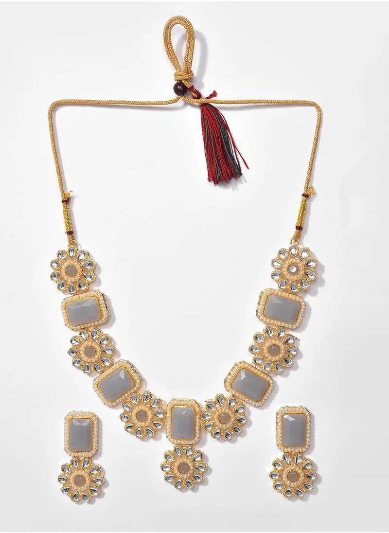 SOHI Stone Studded Jewellery Set