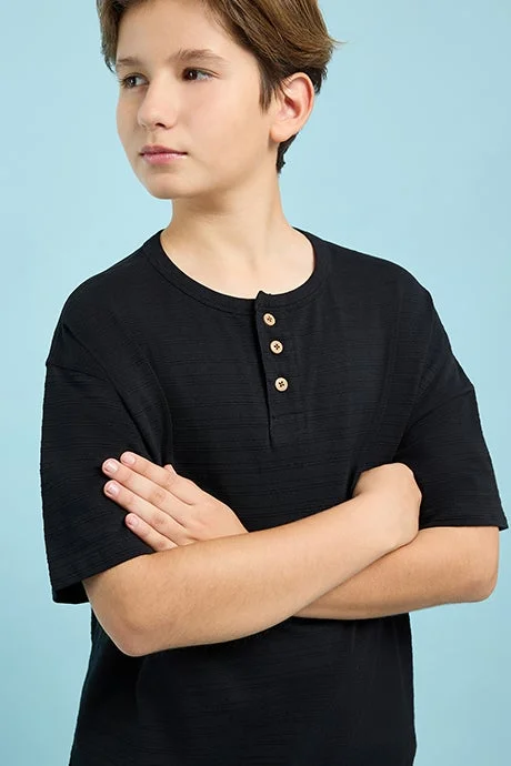 أر أند بي Textured T-Shirt with Henley Neck and Short Sleeves