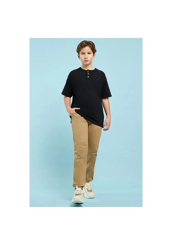 R&b Textured T-Shirt with Henley Neck and Short Sleeves