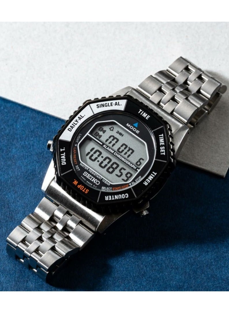 Seiko ساعة رقمية محدودة الإصدار SBJG023، 37 مم شكل مضلع / قرص LCD رقمي، سوار من الفولاذ المقاوم للصدأ + حزام نايلون، رقمية، 100 م مقاومة للماء - Image 1