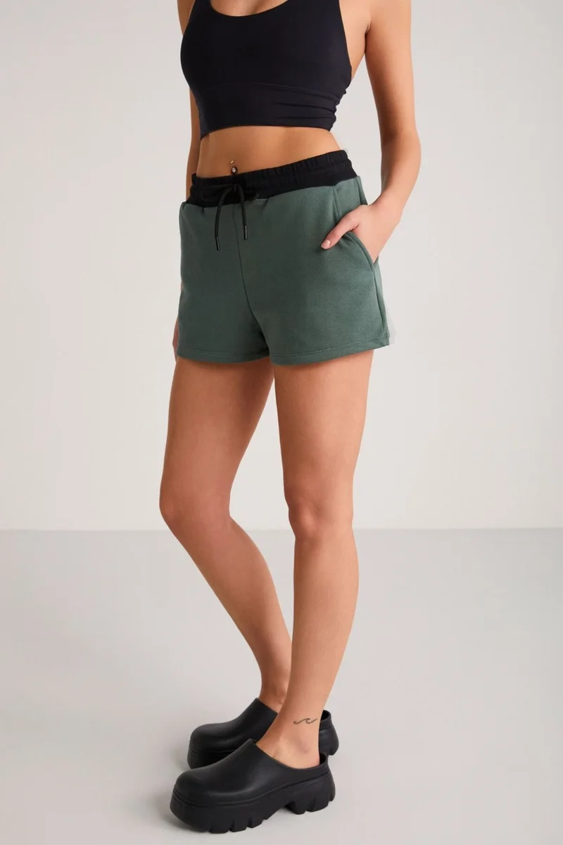 جريميلانج Doleres Women's Elastic Waist Laced Organic Cotton Relaxed Black - Green Shorts & Bermuda