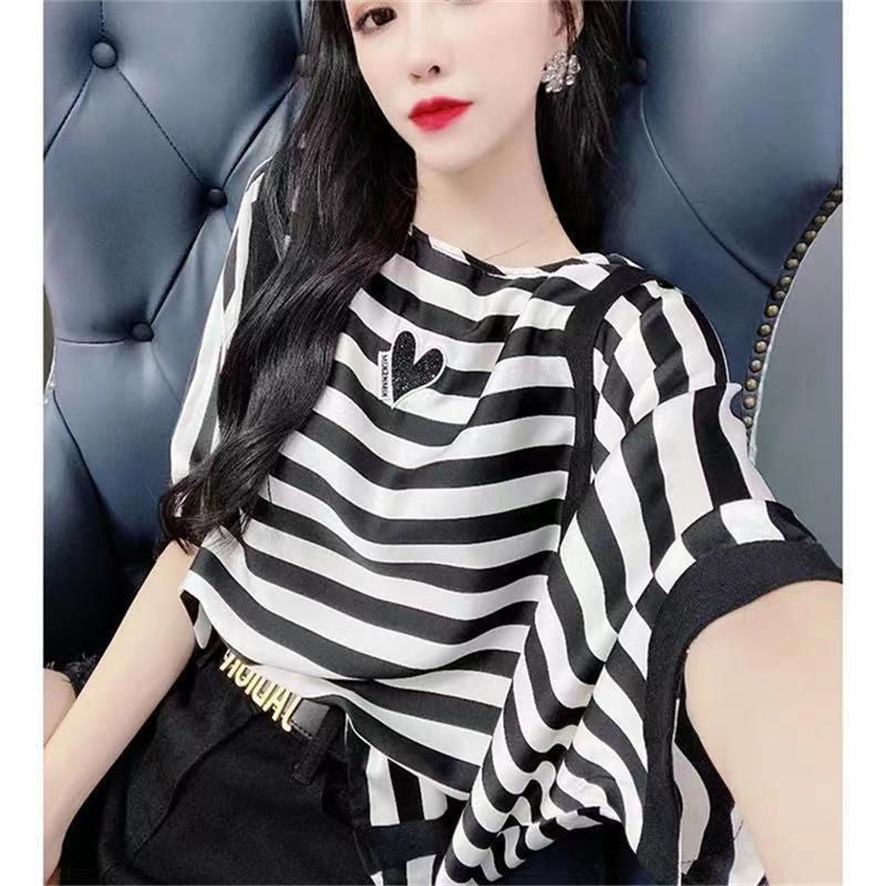 Large Size Loose Short-sleeved T-shirt for Chubby Girls Women's Japanese Style New Striped Slim-fit Batmobile Shirt Age-reducing Casual Round Neck Top - Image 4