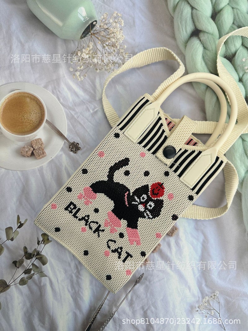 2025 Autumn New Style Girl'S Heart-Shaped Handbag For Carrying Mobile Phones, Knitted Crossbody Bag, Portable Textured Small Handbag - Image 4