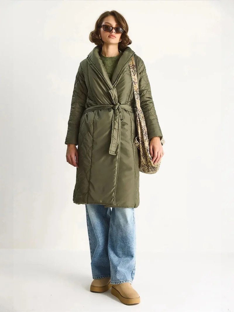 بيانكو لوتشي جاكيت مبطن بياقة شال بنقوش مع حزام ربط