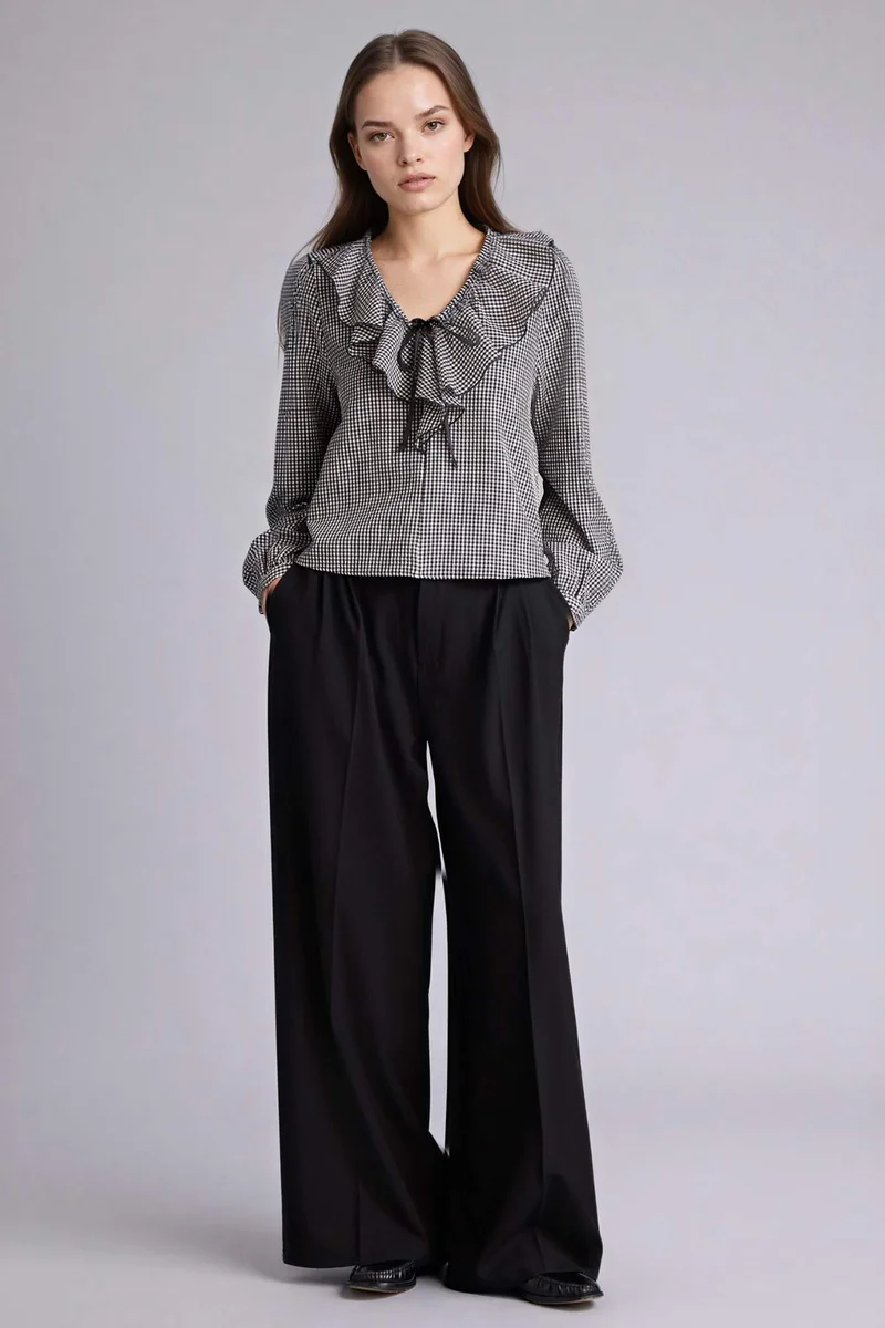 DeFacto Regular Fit V-Neck Plaid Long Sleeve Blouse
