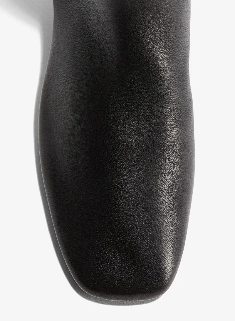 اتش اند ام بوت من الجلد بكعب