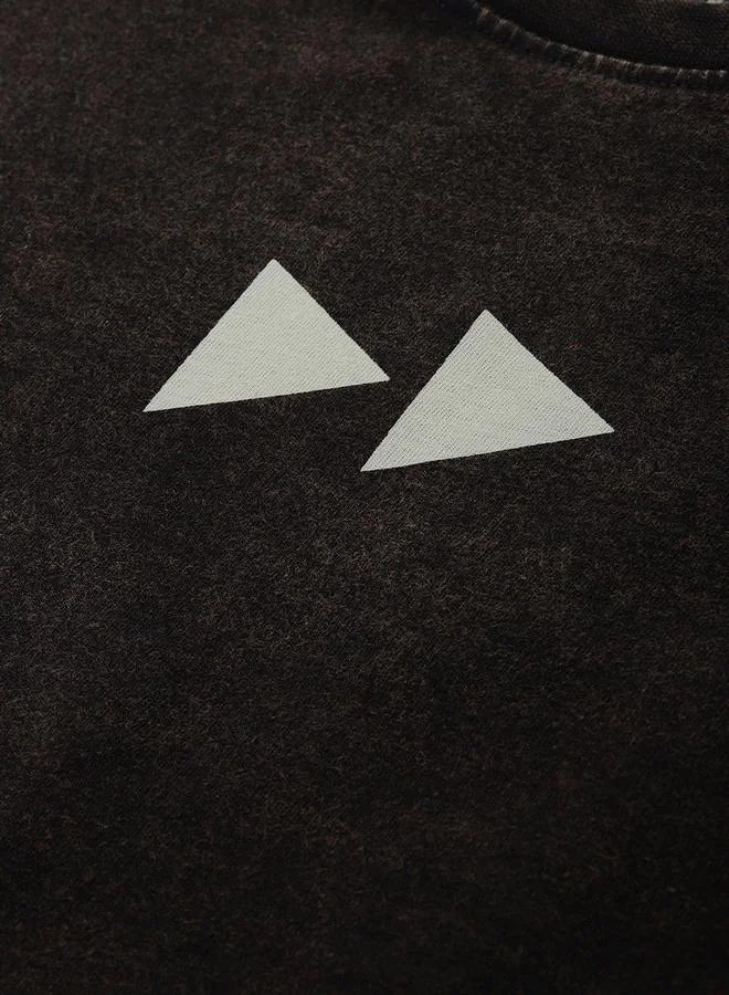 ديفيرينس أوف أوبينيون تيشيرت نسائي واسع مطبوع مغسول