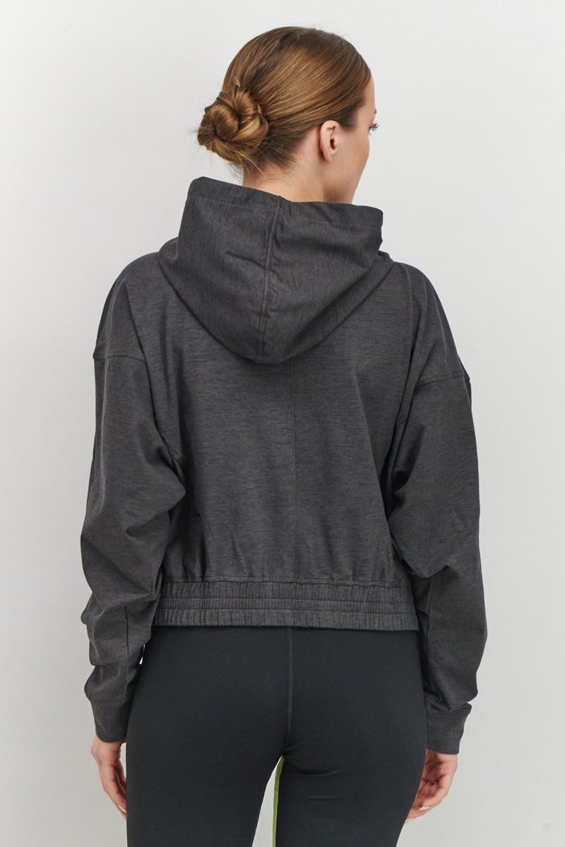 PUMA جاكيت تدريب بغطاء رأس بسحاب كامل للنساء، أسود هيثر - Image 2