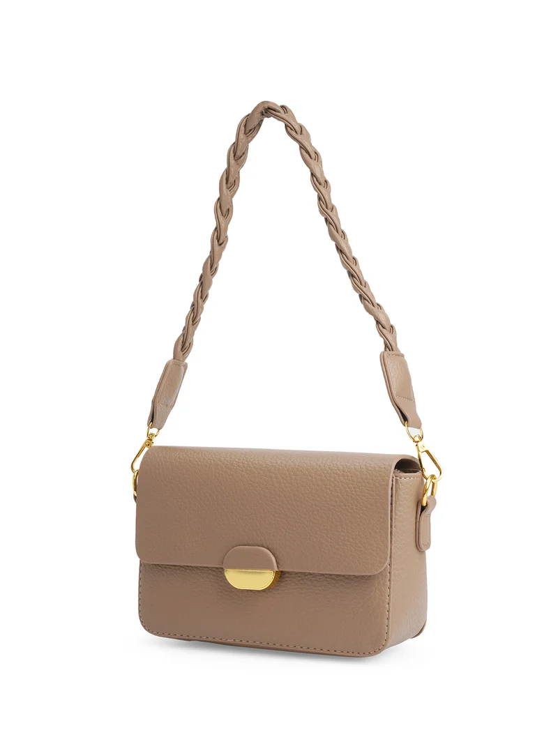 جلو باص حقيبة كتف نسائية بيج من جلوبس بمقبض مجدول مزخرف وحزام قابل للفصل