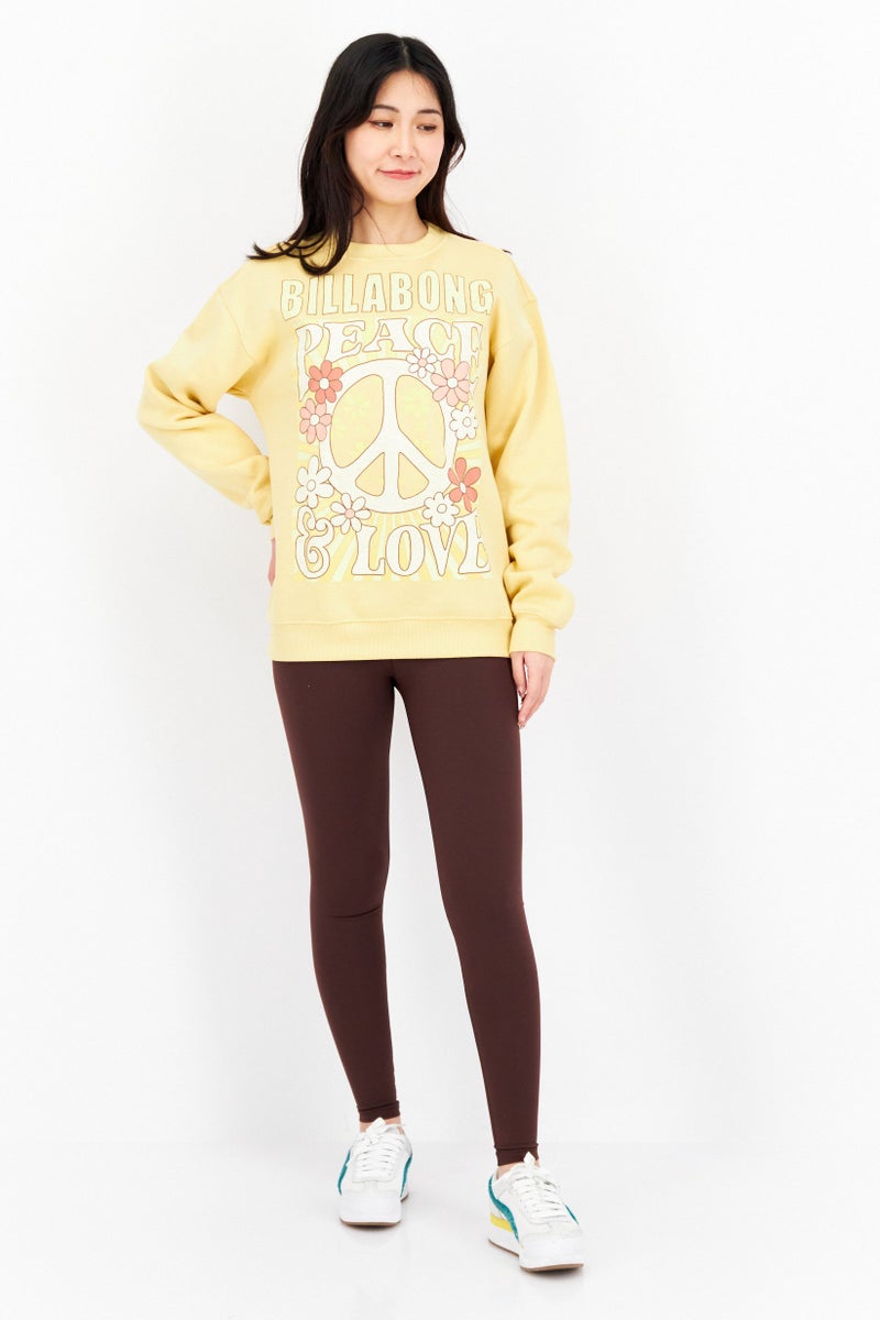 Billabong سويت شيرت مطبوع بأكمام طويلة وياقة دائرية للنساء، أصفر - Image 4