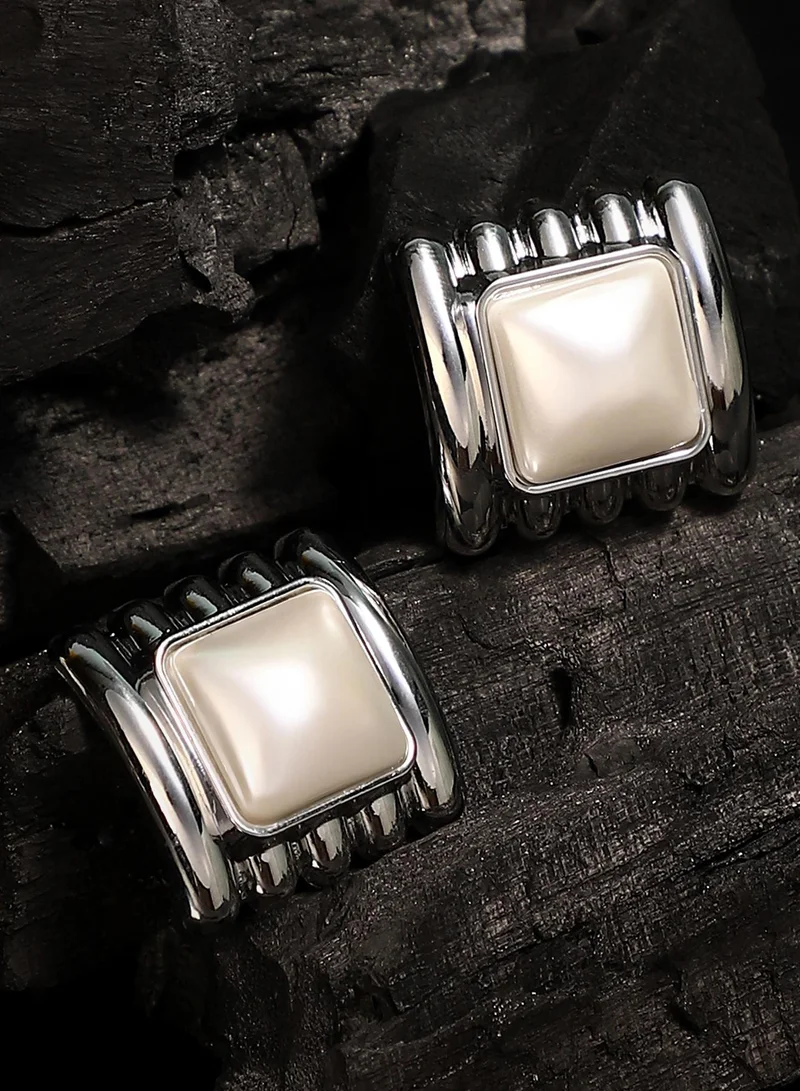 سوهي أقراط نسائية ديان فضية بلمسة لؤلؤ صناعي