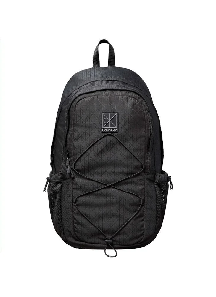 كالفن كلاين حقيبة ظهر بحبل مطاطي وشعار مميز