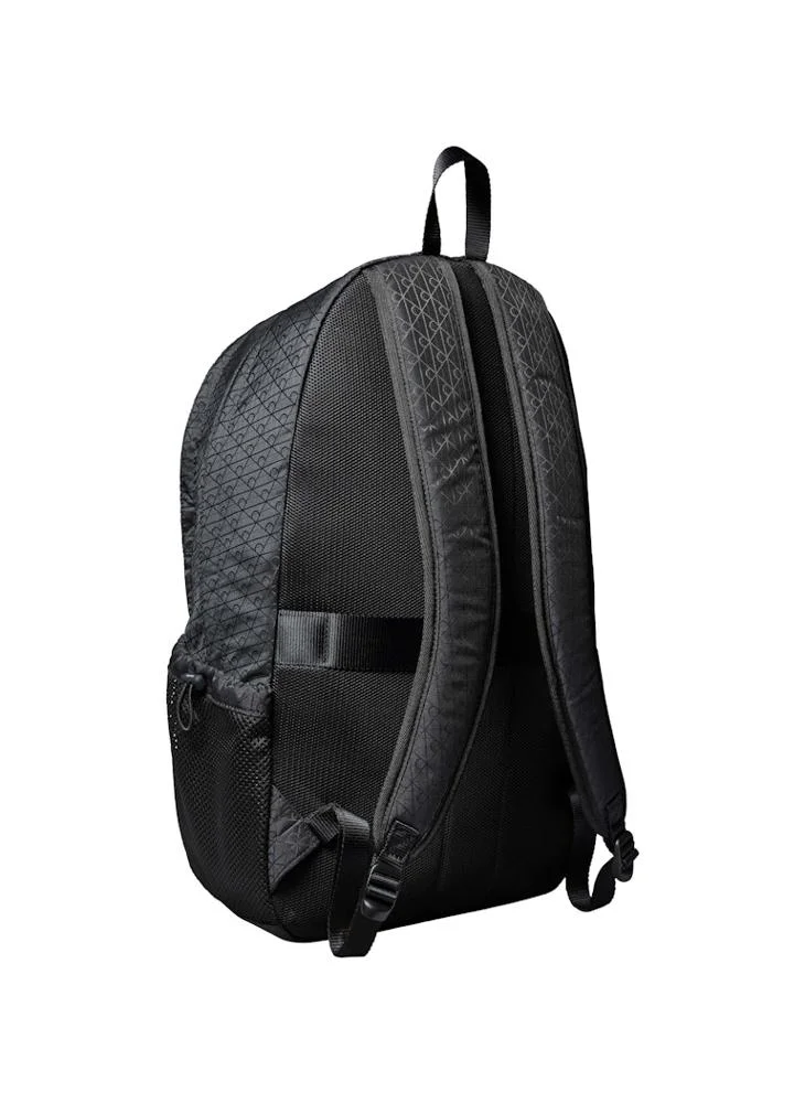 كالفن كلاين حقيبة ظهر بحبل مطاطي وشعار مميز