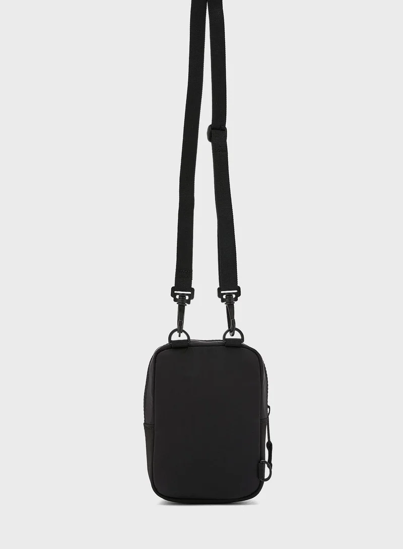 TOMMY JEANS Narrow Strap Messenger Bag