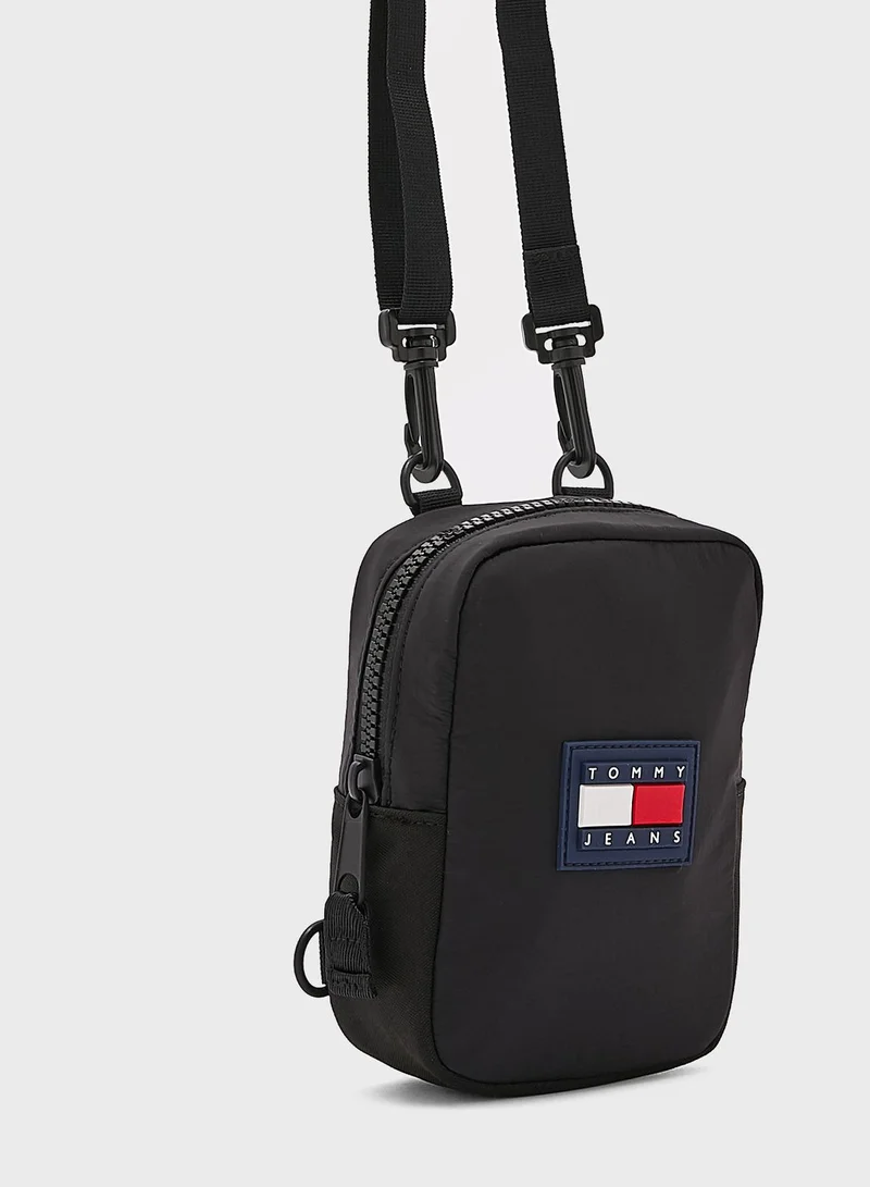 TOMMY JEANS Narrow Strap Messenger Bag