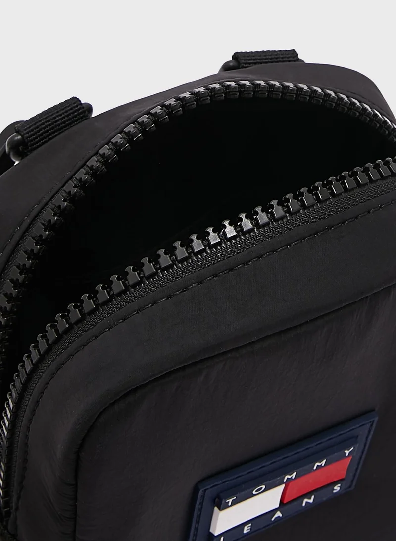 TOMMY JEANS Narrow Strap Messenger Bag