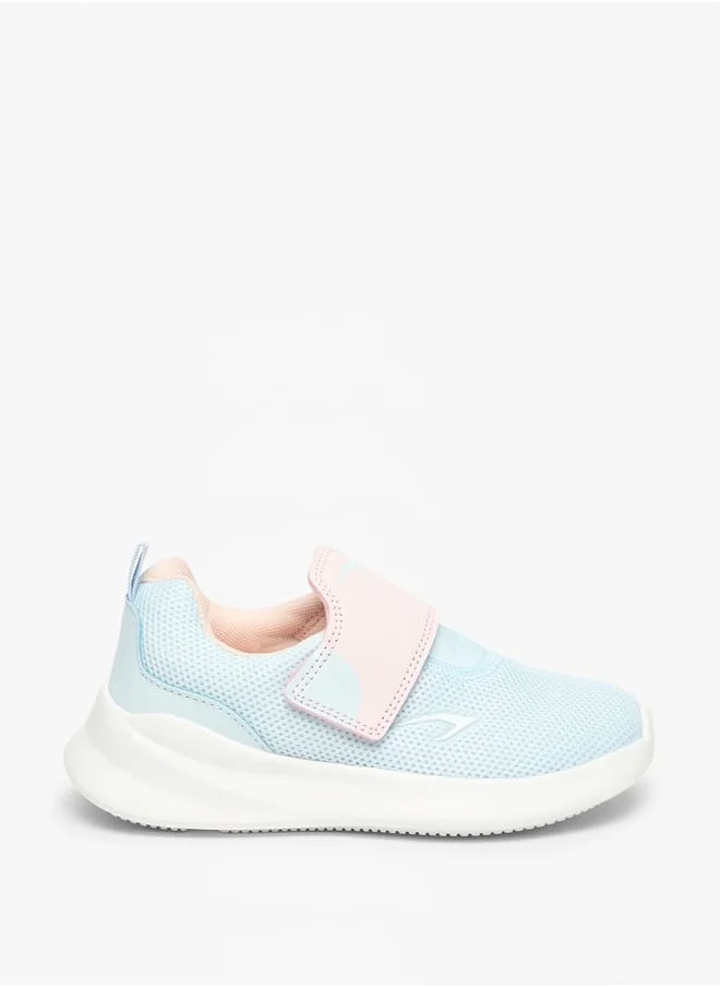 Dash Girls Textured Sports Shoes with Hook and Loop Closure