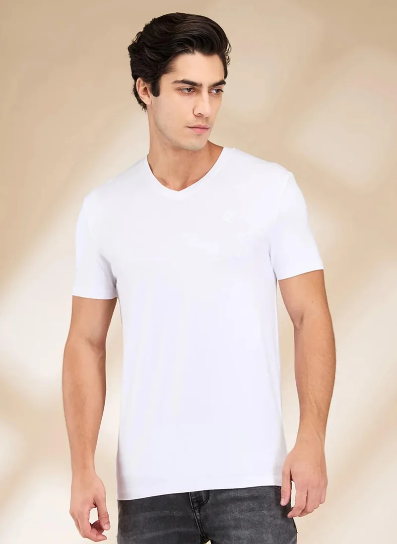 بيينغ هيومان Men Solid V-Neck Cotton Slim Fit T-shirt