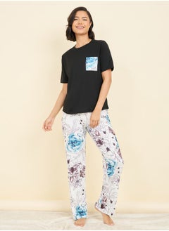 Sketch Floral Print Pocket Detail T-shirt and Pyjama Set