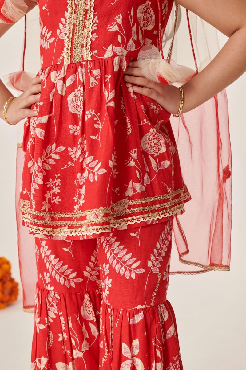 Pspeaches Girls Floral Printed Regular Kurti with Sharara & With Dupatta (8-10Years) - Image 3