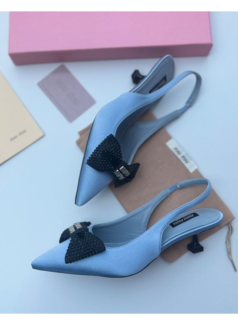 مياو مياو صندل/حذاء بكعب عالٍ مفتوح من الخلف من MIU MIU بمقدمة مدببة وكعب قصير أزرق سماوي