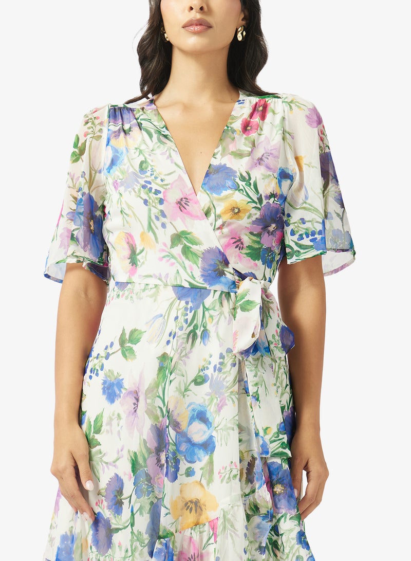 هوب اند ايفي فستان ماكسي ملفوف بأكمام فراشة وربطة خصر - Image 3